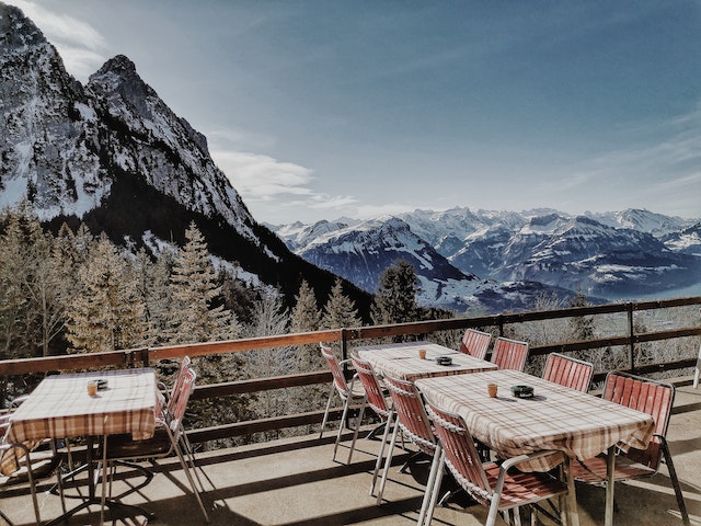 Terrasse de restaurant en altitude