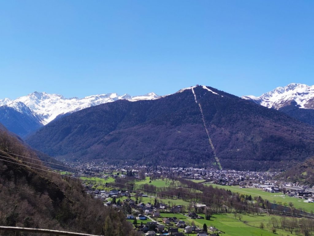 Randonnées d'été à Luchon du train aux sommets des Pyrénées